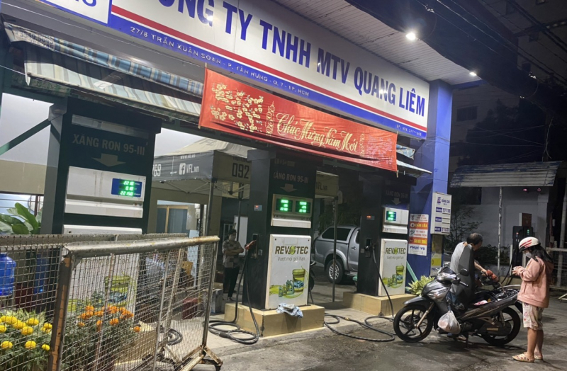 TP Hồ Chí Minh đồng loạt kiểm tra các cửa hàng xăng dầu tạm ngưng hoạt động -0