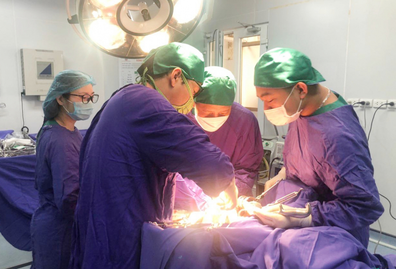 Cứu sống nam bệnh nhân ngừng tim do vỡ u gan rất nặng -0