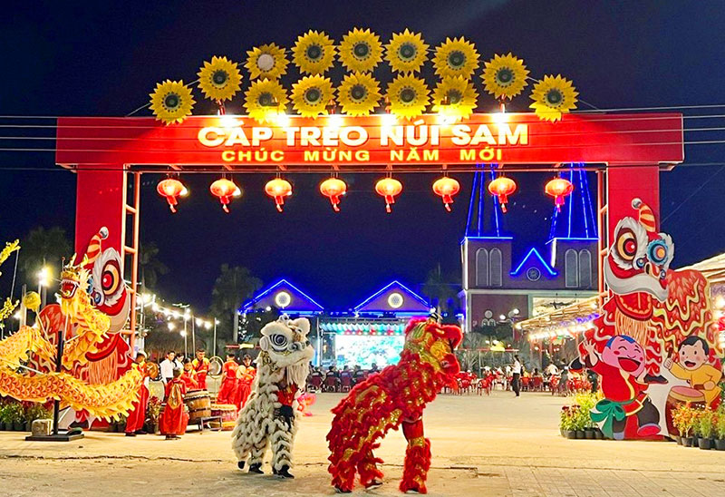 Khu du lịch Cáp treo Núi Sam miễn phí vé vào cổng tham quan phục vụ du khách gần xa -0