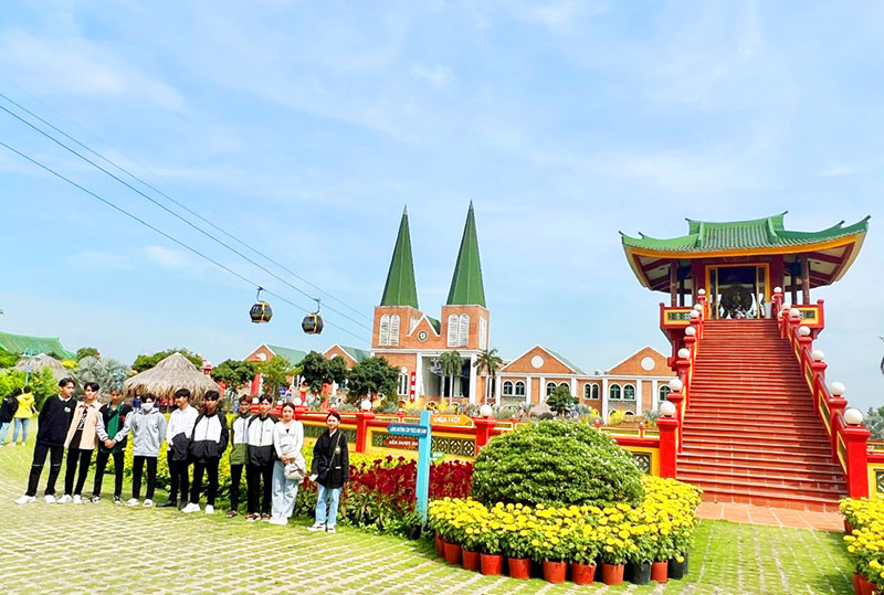 Khu du lịch Cáp treo Núi Sam miễn phí vé vào cổng tham quan phục vụ du khách gần xa -0