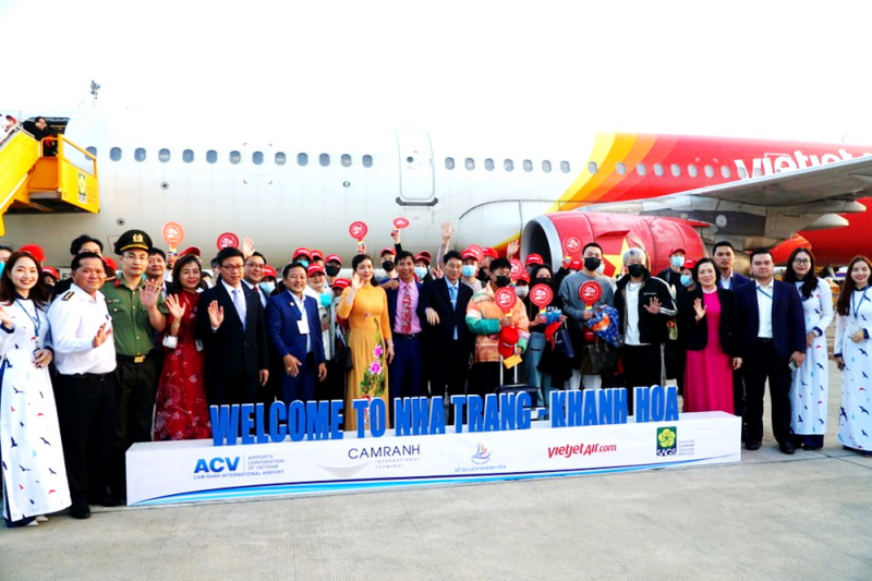 Khánh Hòa thu hút đông đảo du khách những ngày Tết Quý Mão -1
