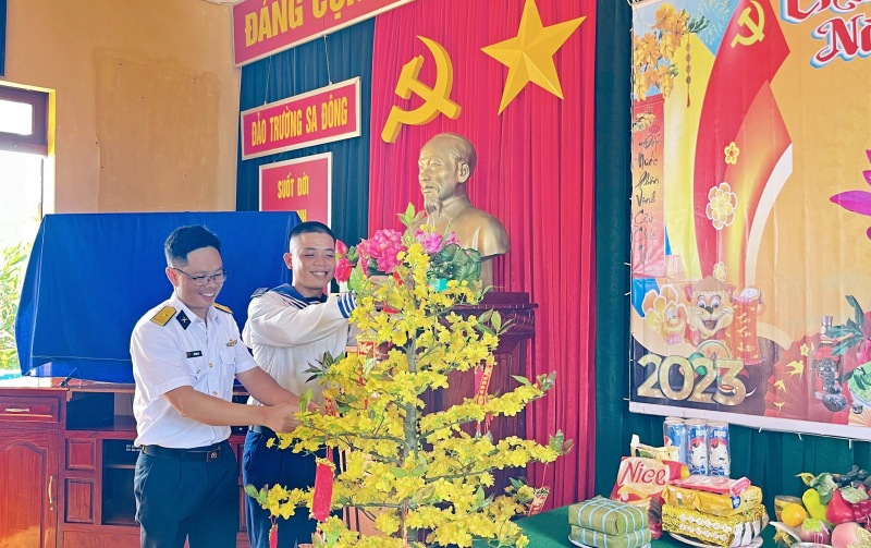 Bừng sắc thắm hoa đào, hoa mai ở Trường Sa -0