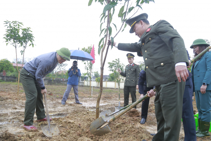 Công an các địa phương phát động Tết trồng cây -0