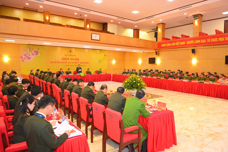 Nhiều lực lượng Công an chưa  được nghỉ Tết để bảo đảm cho người dân an toàn, bình yên -1