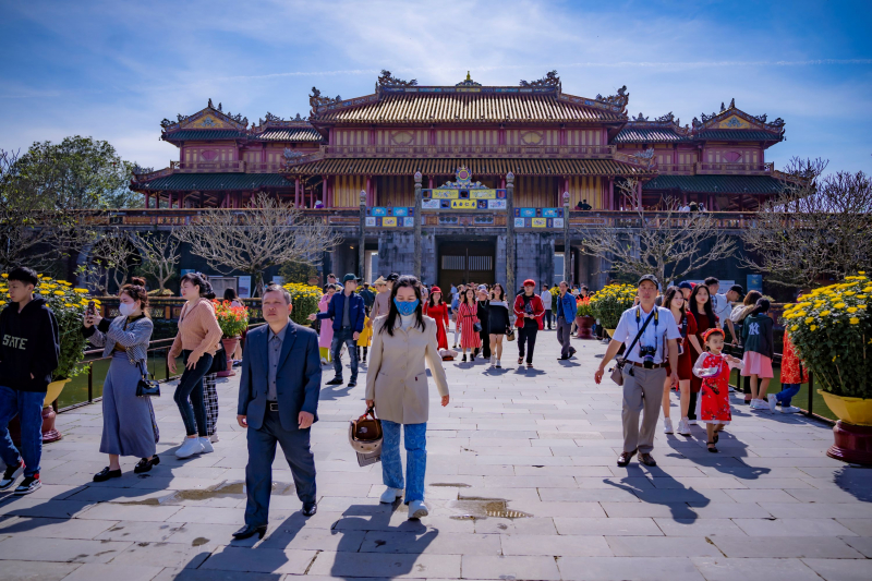 Khách du lịch đến tham quan Di sản Huế tăng đột biến dịp đầu năm mới -0