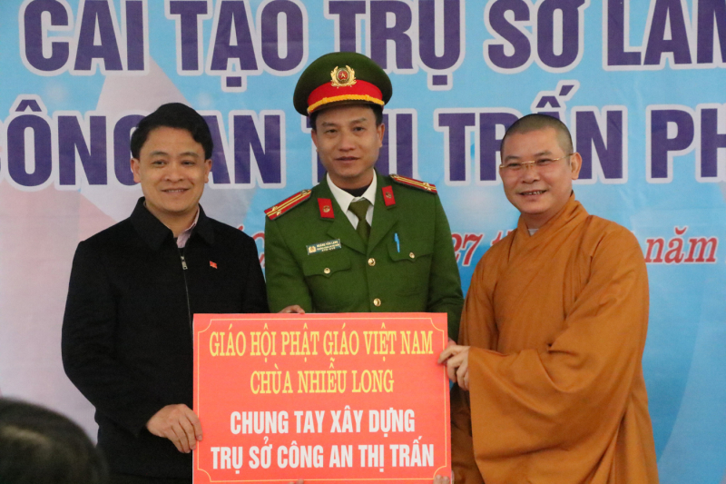 Giáo xứ và Phật giáo tại Hà Tĩnh chung tay xây dựng 9 trụ sở Công an xã  -0