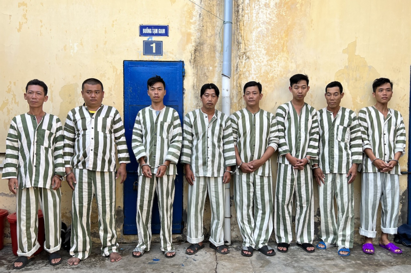 Khởi tố, bắt tạm giam 8 bị can đánh bạc và tổ chức đánh bạc -0