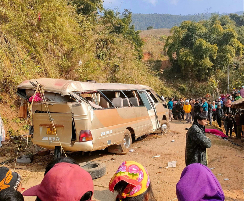 Vụ tai nạn xe đám cưới tại Sơn La: Thêm 2 người tử vong trên đường đi cấp cứu -0