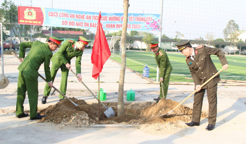 Công an Đắk Nông phát động “Tết trồng cây đời đời nhớ ơn Bác Hồ” -0