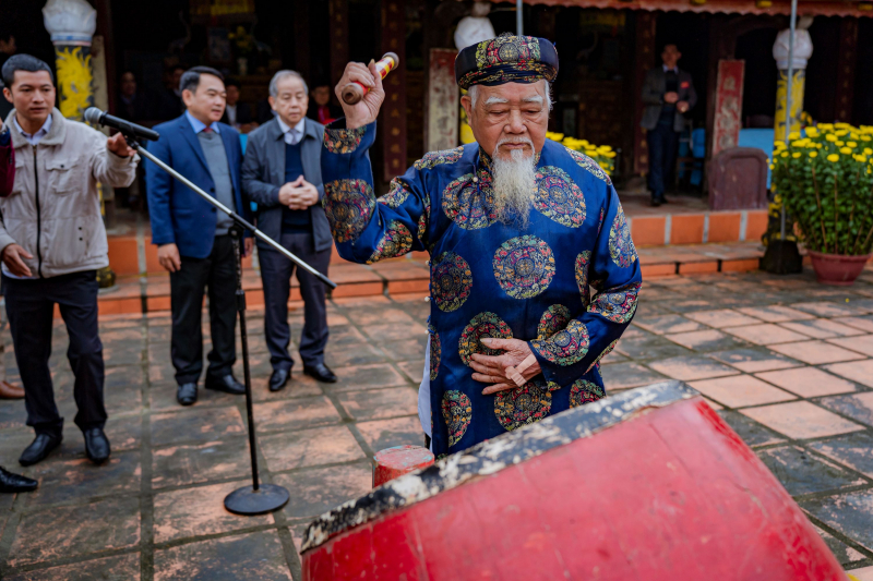 Hào hứng hội vật Thủ Lễ “lấm lưng trắng bụng” mới giành chiến thắng -0