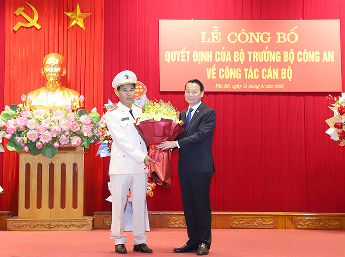 Công bố Quyết định của Bộ trưởng Bộ Công an về công tác cán bộ -3