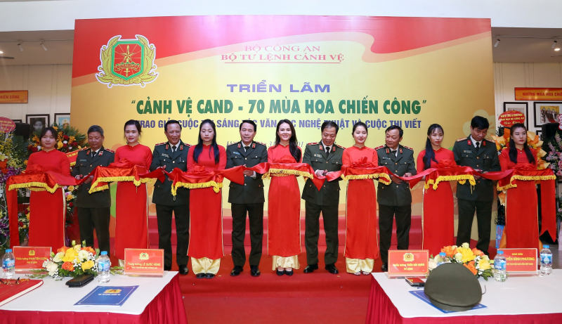 Triển lãm, trao giải sáng tác văn học nghệ thuật và cuộc thi viết về lực lượng Cảnh vệ CAND -0