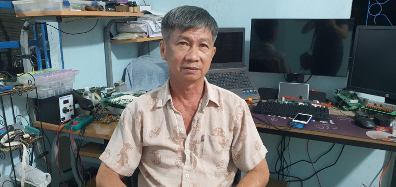 Xóm ngụ cư giữa dòng kênh đôi -0