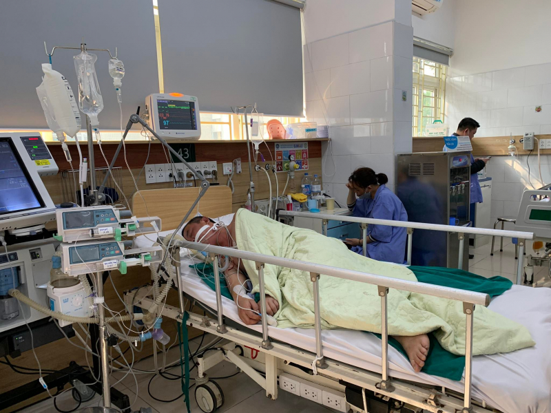 Sau bữa tiệc rượu đầu xuân, 3 người ở Thái Bình phải nhập viện  -0