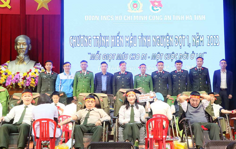 “Mỗi giọt máu cho đi – một cuộc đời ở lại” -0