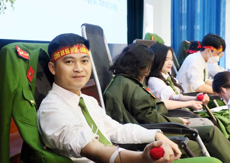 “Mỗi giọt máu cho đi – một cuộc đời ở lại” -0