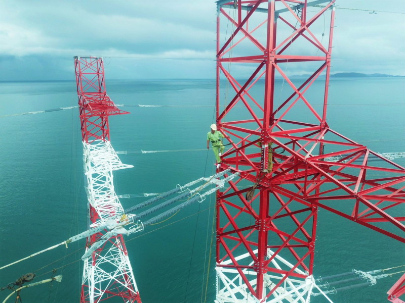 Nhìn lại công trình đường dây 220kV vượt biển dài nhất Đông Nam Á -0