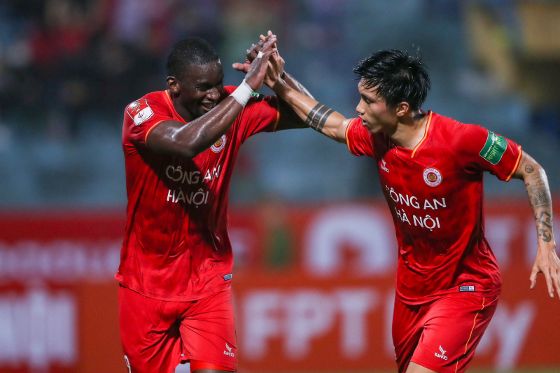 Bộ trưởng Tô Lâm dự khán trận đấu ra quân của CLB bóng Công an Hà Nội -0