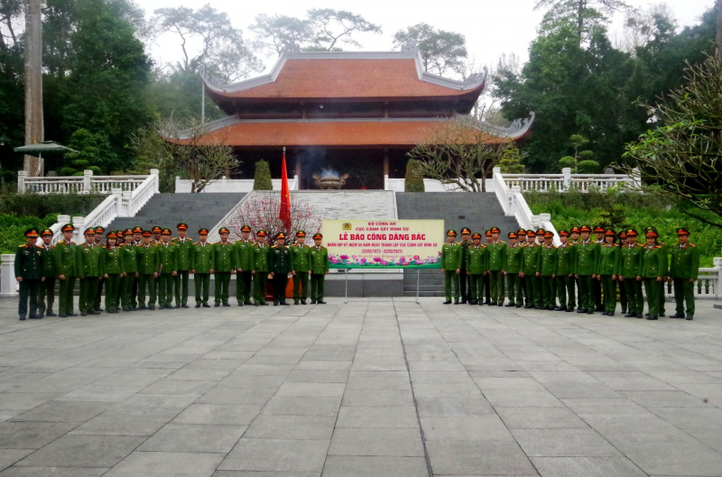 Cục Cảnh sát hình sự báo công dâng Bác tại Khu Di tích K9 -0