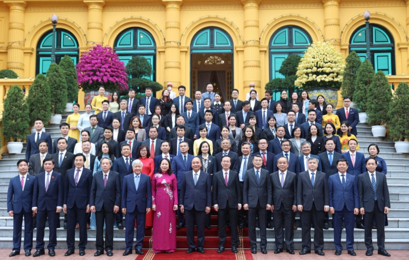 Nguyên Chủ tịch nước Nguyễn Xuân Phúc bàn giao công tác -0