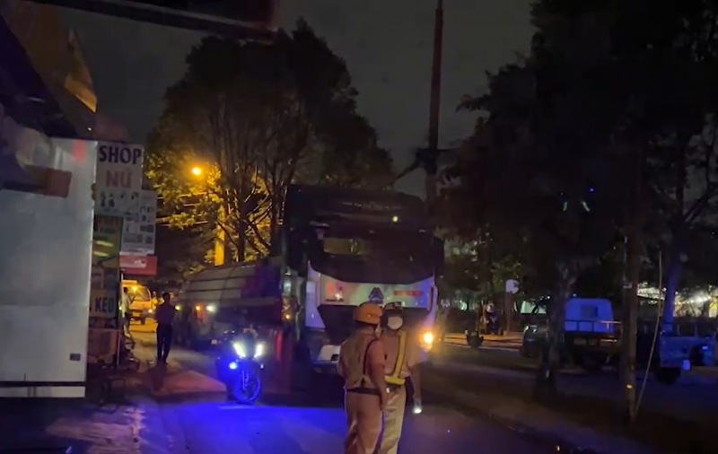 Hai cái chết thương tâm do TNGT trong đêm -1