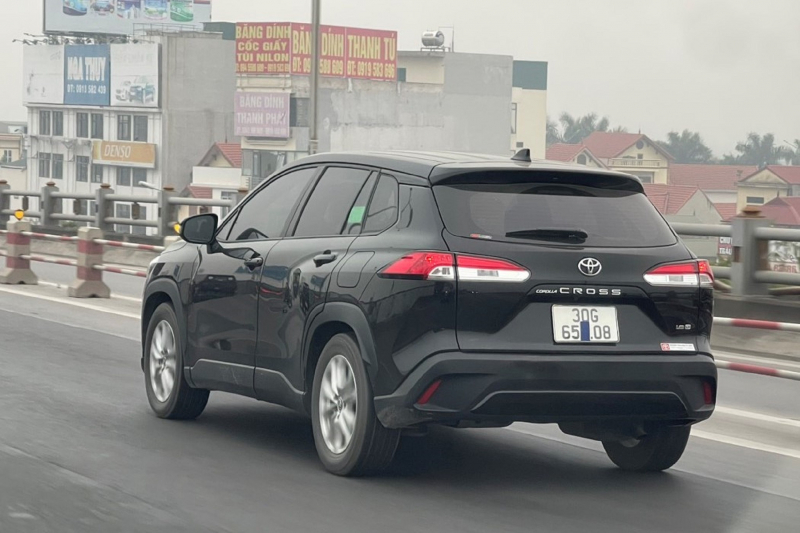 Phiếu phạt tiền triệu cho tài xế dán băng dính che biển số -0