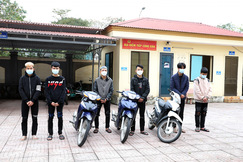 Xử lý nghiêm các đối tượng điều khiển xe máy bốc đầu -0