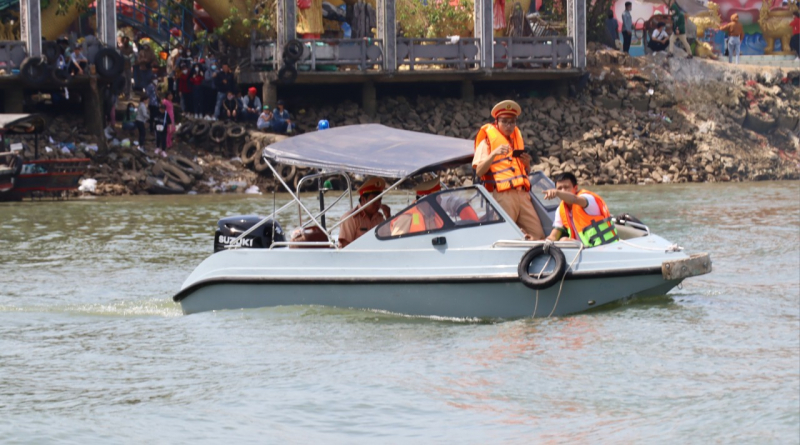 Thông tin bước đầu về vụ lật thuyền khiến 12 người rơi xuống sông, một phụ nữ mang thai tử vong -0