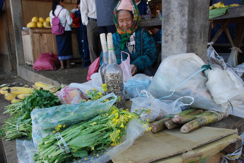 Đi chợ đoàn kết miền biên viễn -0