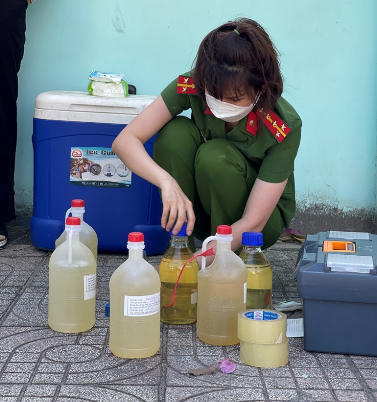 Phát hiện công ty xử lý rác xả nước thải không đúng quy định -0