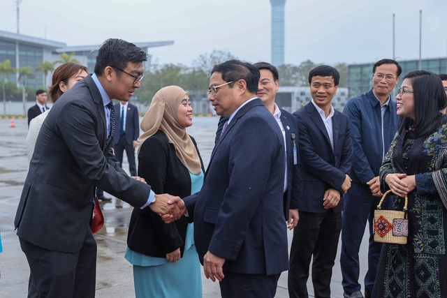 Thủ tướng lên đường thăm chính thức Cộng hòa Singapore và Brunei Darussalam -0
