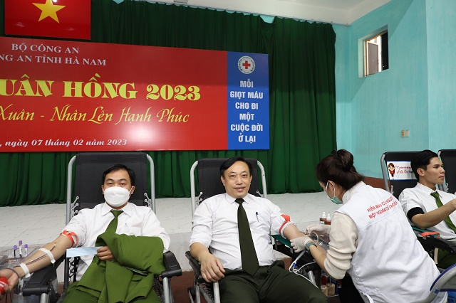 một số hình ảnh lễ hội xuân hồng 2023 tại công an hà nam 3.jpg -0