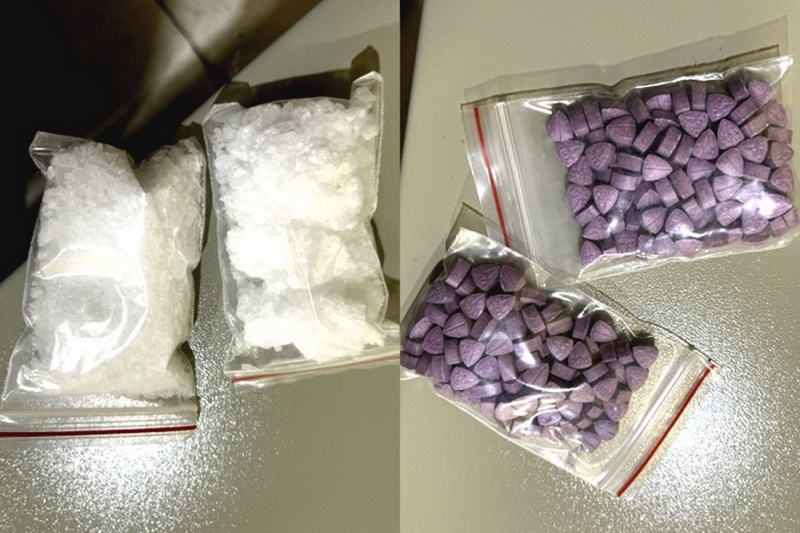 Bắt đối tượng mua bán hơn 300 viên thuốc lắc và 7 túi nilon ma túy đá -0