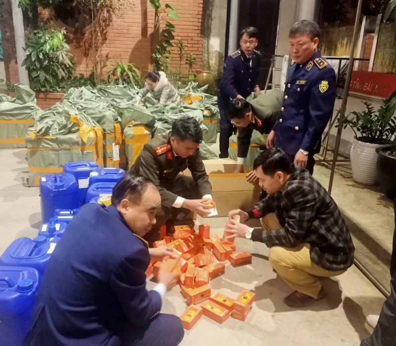 Cố ý giao nhận hàng hóa nhập lậu doanh nghiệp bị phạt 150 triệu đồng -0