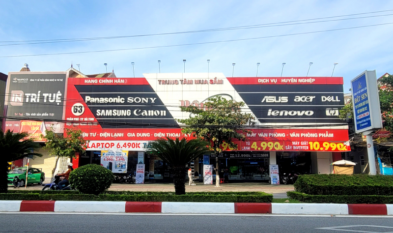 Xem xét kiểm điểm Giám đốc Sở Giáo dục và Đào tạo Hà Tĩnh -0