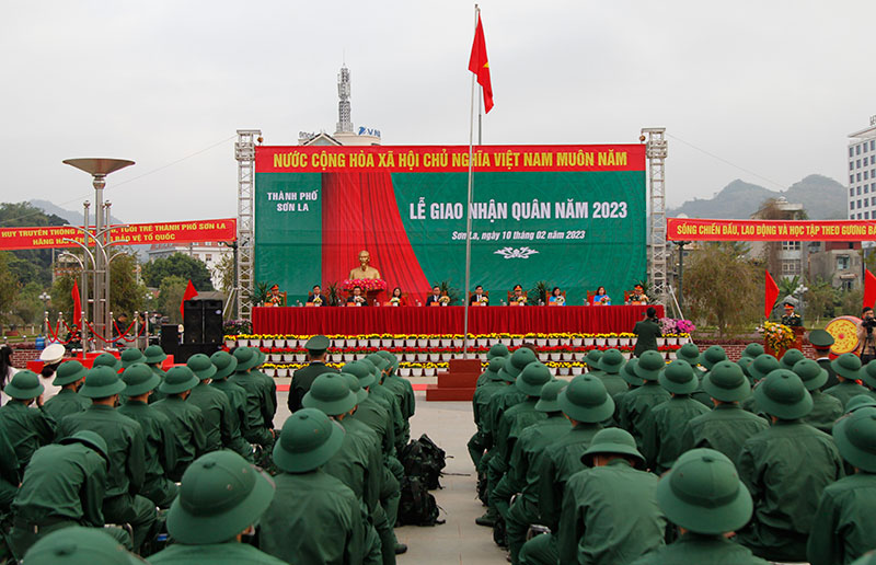 Tự hào và hạnh phúc khi được cống hiến tuổi thanh xuân cho Tổ quốc -1