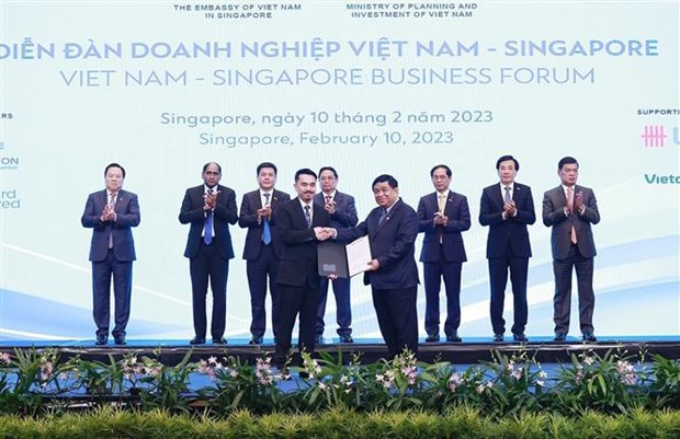 Prime Minister attends Vietnam – Singapore business forum -0