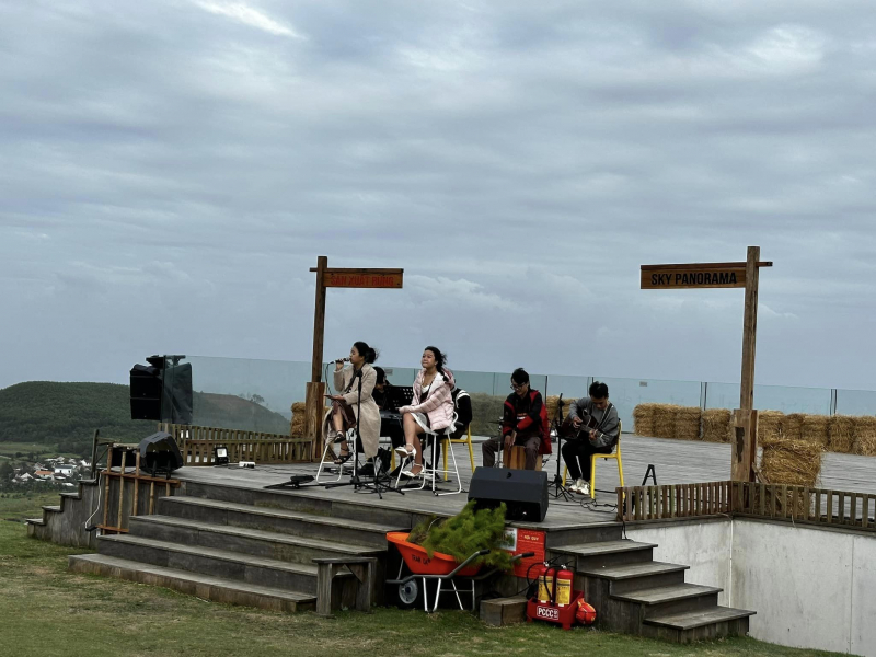 Phú Yên đang rà soát, xử lý các cơ sở kinh doanh du lịch tự phát -0