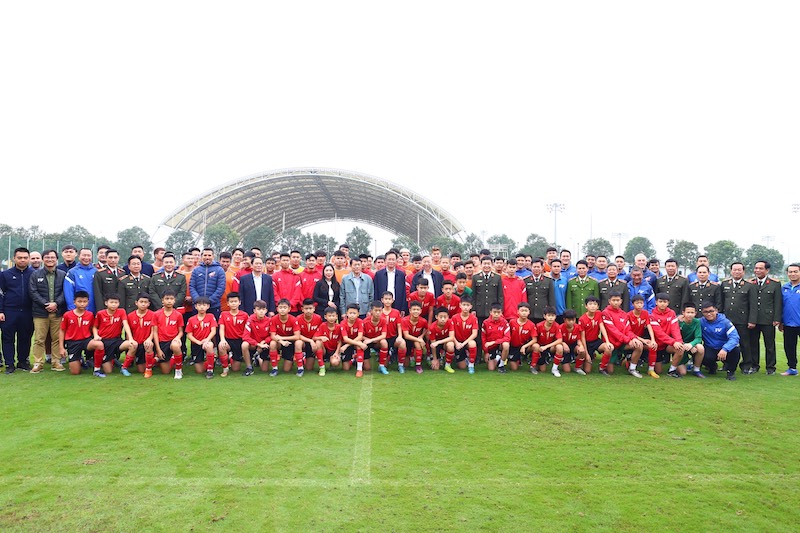 Minister To Lam visits PVF-Youth Football Training Center -0