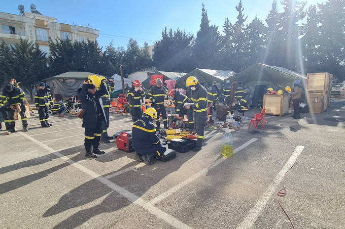 Sử dụng thiết bị chuyên dụng, lực lượng CNCH Bộ Công an Việt Nam đã tìm thấy 4 thi thể tại hiện trường mới -0