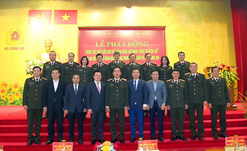 Thắp sáng hình ảnh người chiến sĩ Công an cơ sở để nhân dân thêm hiểu và tin yêu -0