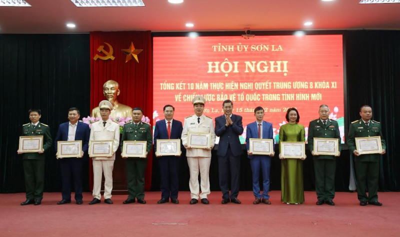 Xây dựng thế trận lòng dân phục vụ phát triển kinh tế, xã hội -1