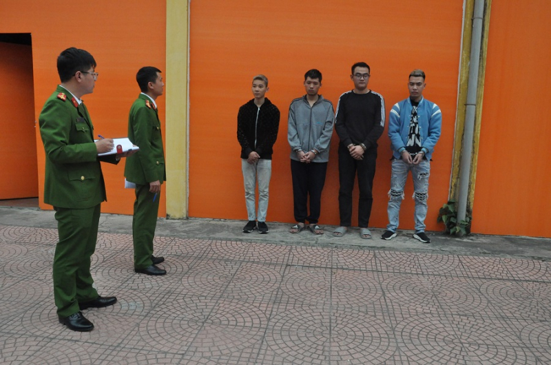 Khởi tố các đối tượng mua bán Cỏ Mỹ -0