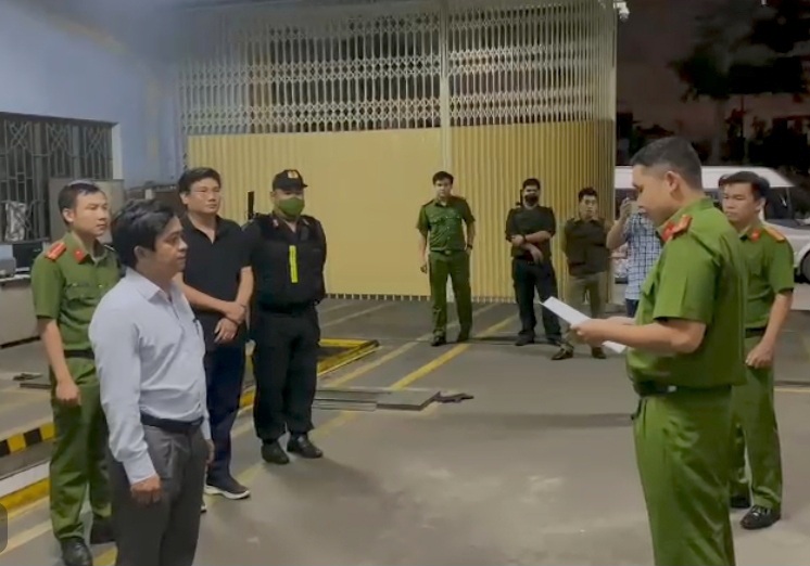 Bắt giám Giám đốc Trung tâm đăng kiểm Đà Nẵng cùng 2 bị can về tội nhận hối lộ -0