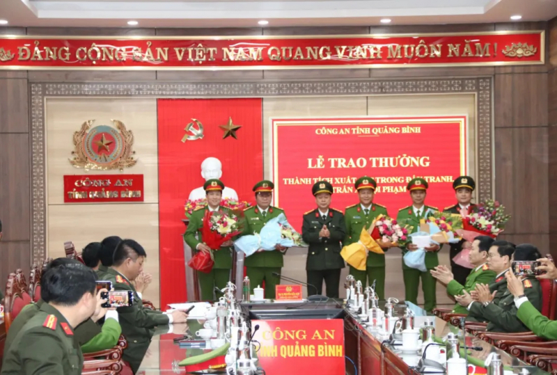 Nhiều đơn vị được khen thưởng đột xuất về phòng chống tội phạm -0