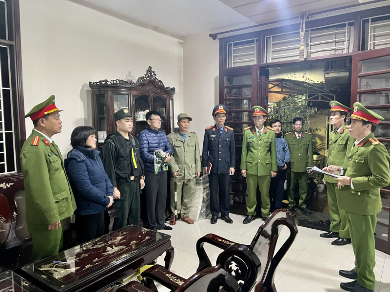 Bắt giám đốc và 2 phó giám đốc Trung tâm đăng kiểm xe cơ giới Thừa Thiên-Huế về hành vi nhận hối lộ -0