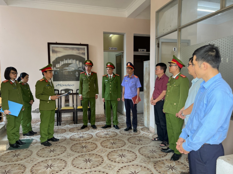 Bắt giám đốc và 2 phó giám đốc Trung tâm đăng kiểm xe cơ giới Thừa Thiên-Huế về hành vi nhận hối lộ -0