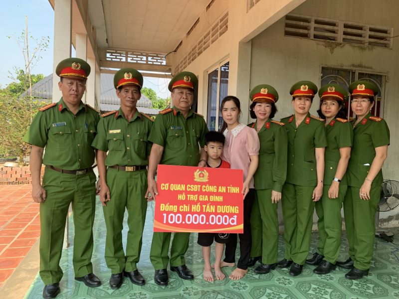 z4112318336023_fa32644fb211ceb8279912bdf25a2056.jpg -0