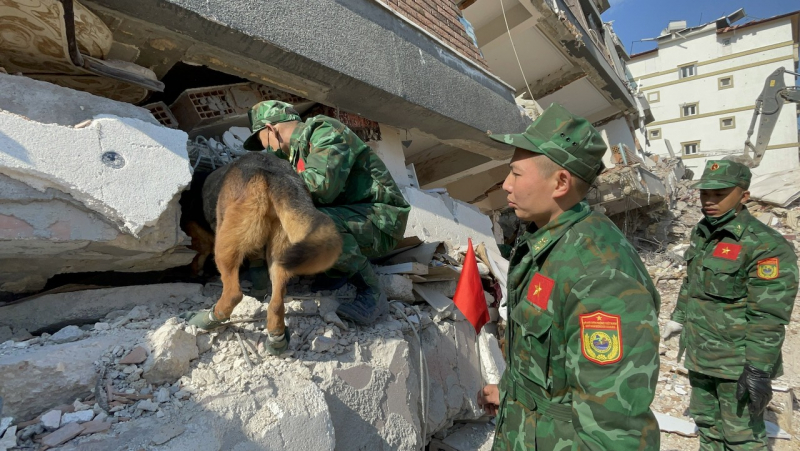 Lực lượng cứu nạn Quân đội tìm thấy 2 vị trí có dấu hiệu sự sống tại Thổ Nhĩ Kỳ -1
