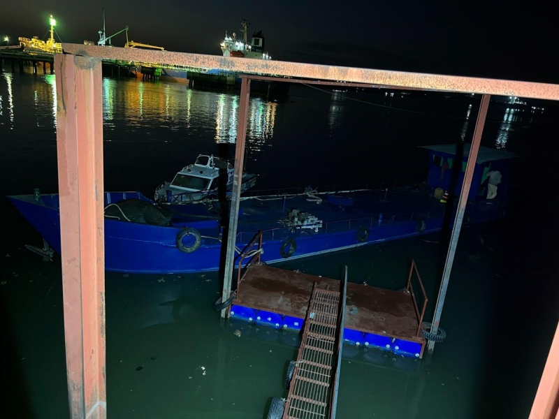 CSGT đường thủy bắt tàu chở gần 40 ngàn lít dầu không rõ nguồn gốc -0